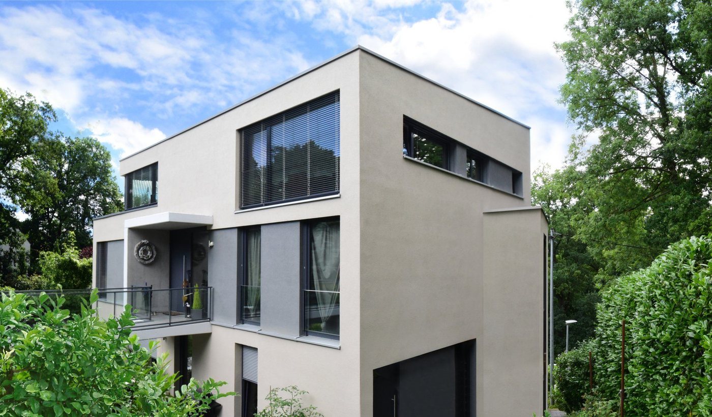 Mehrfamilienhaus mit Garagenbauwerk, Stuttgart